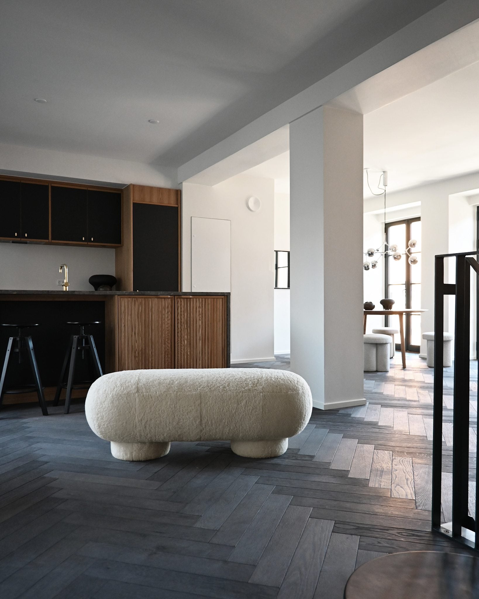 Big Foot Bench (Sandshell Sheepskin) - imagine 2