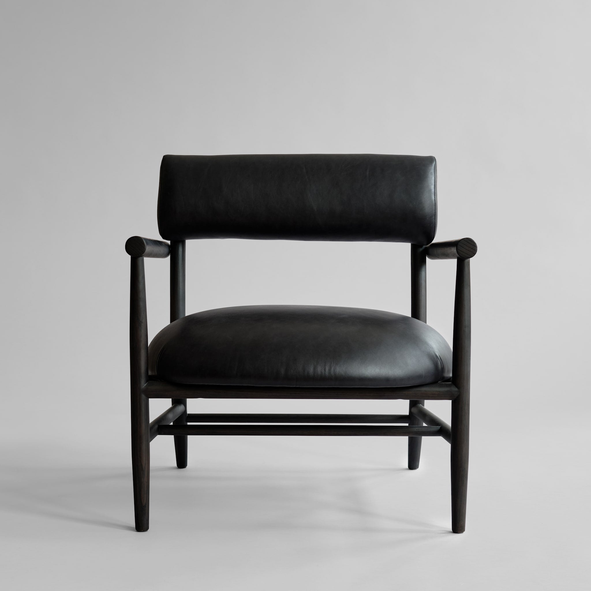 Nama Lounge Chair (Aniline Leather Black)
