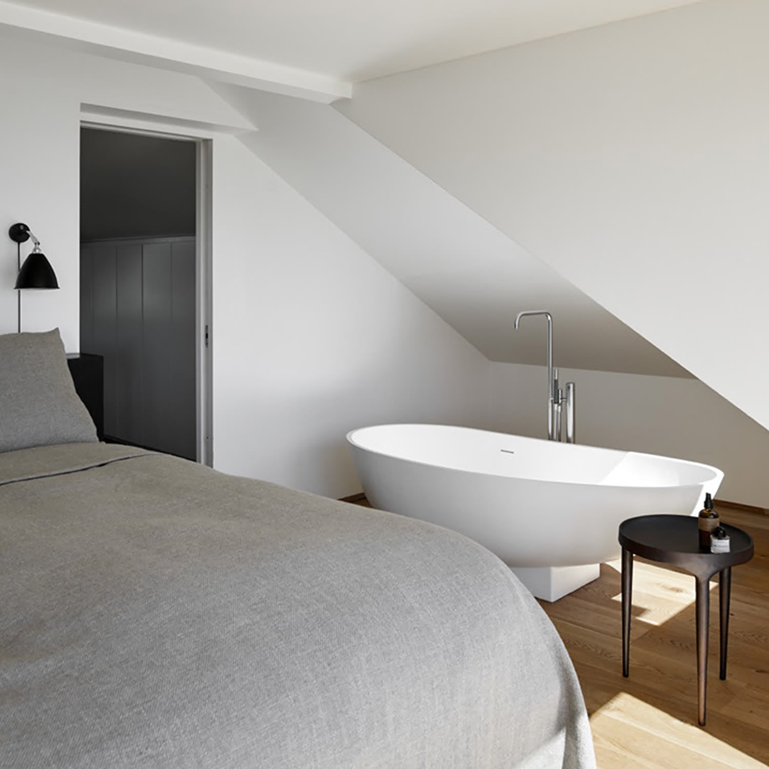 Phantom Table Tall (Burn Antique) - imagine 3