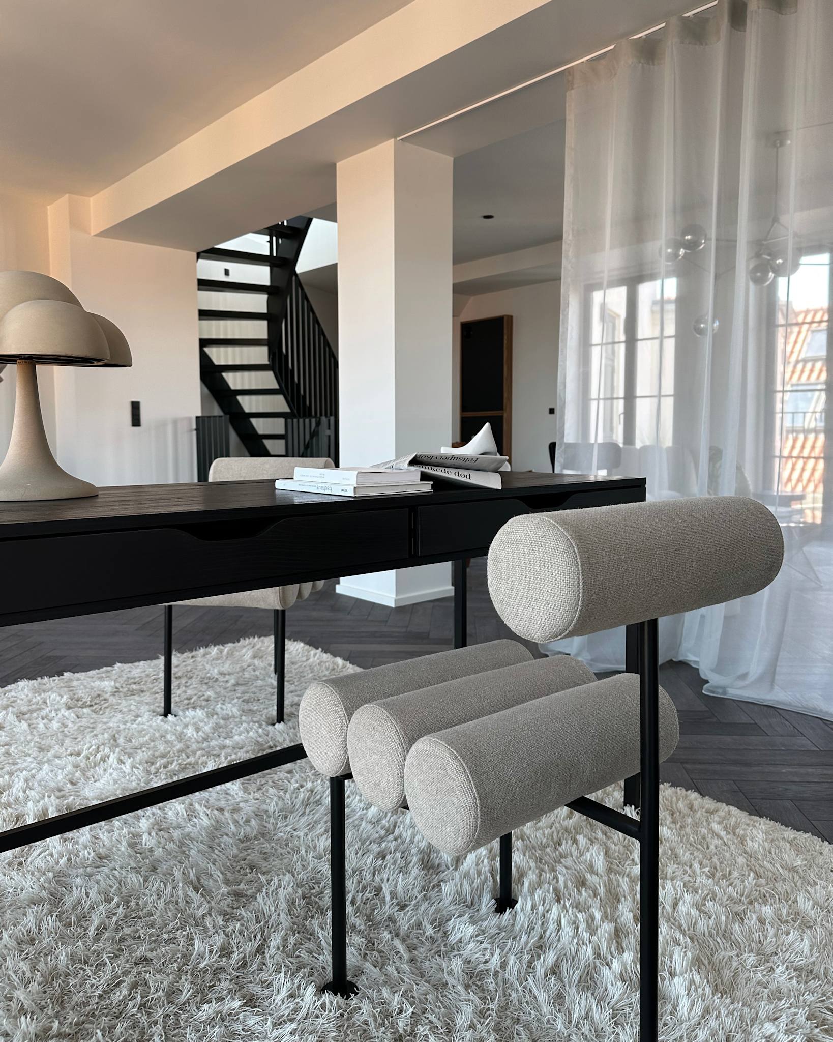 Hiro – Black Frame & Sand Linen - imagine 2