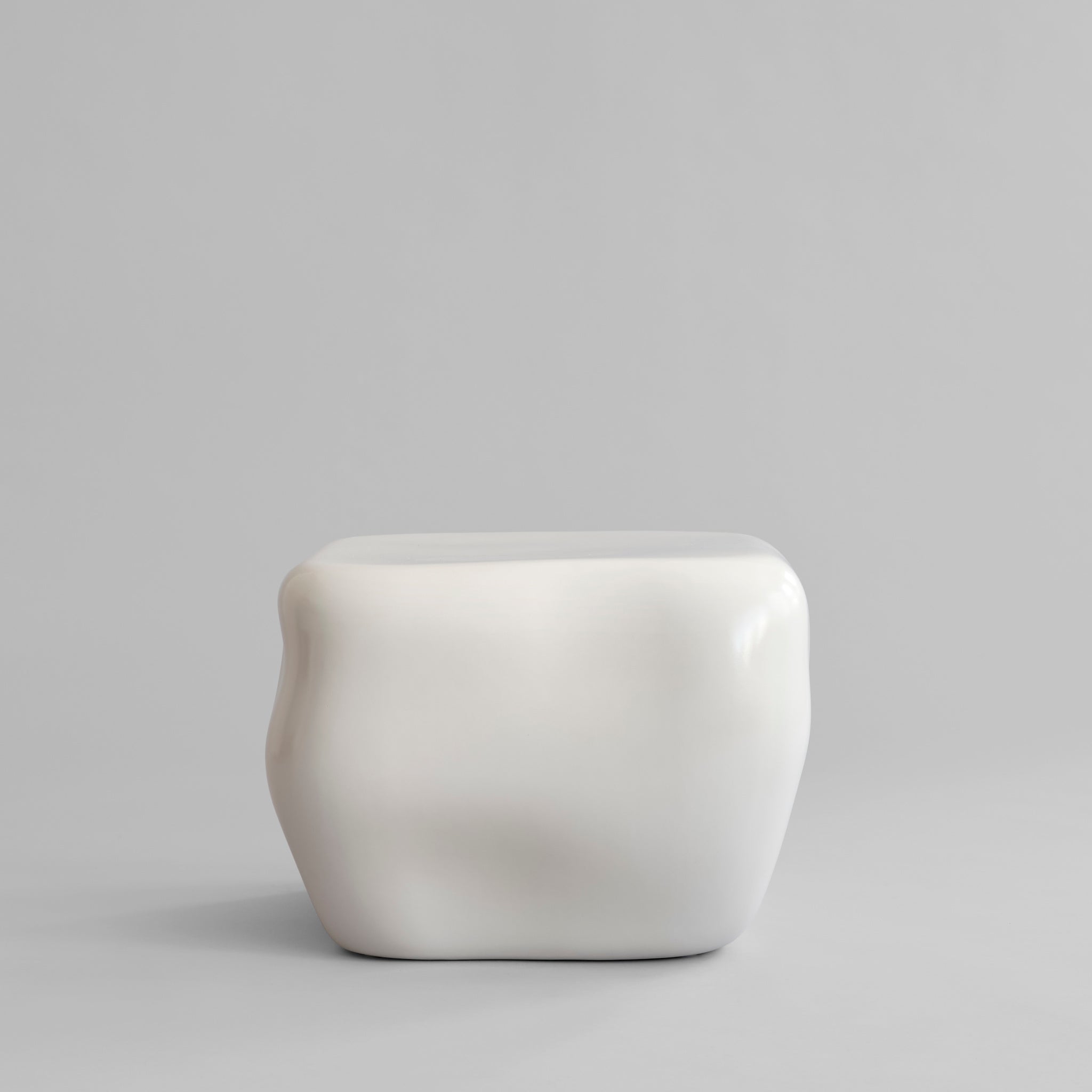 Ishi Coffee Table (Medio High Glaze Birch)