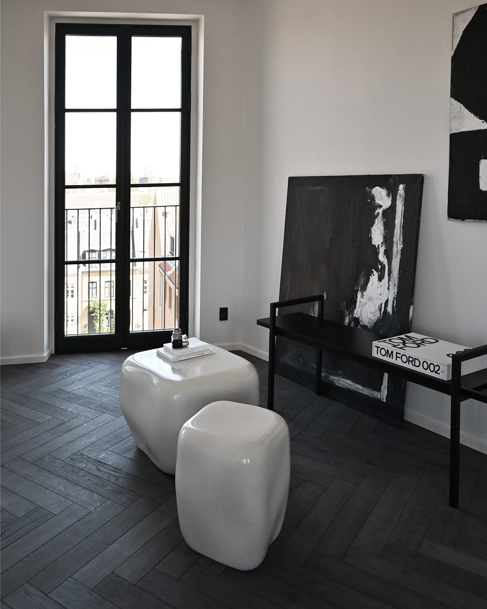 Ishi Coffee Table (Medio High Glaze Birch) - imagine 5