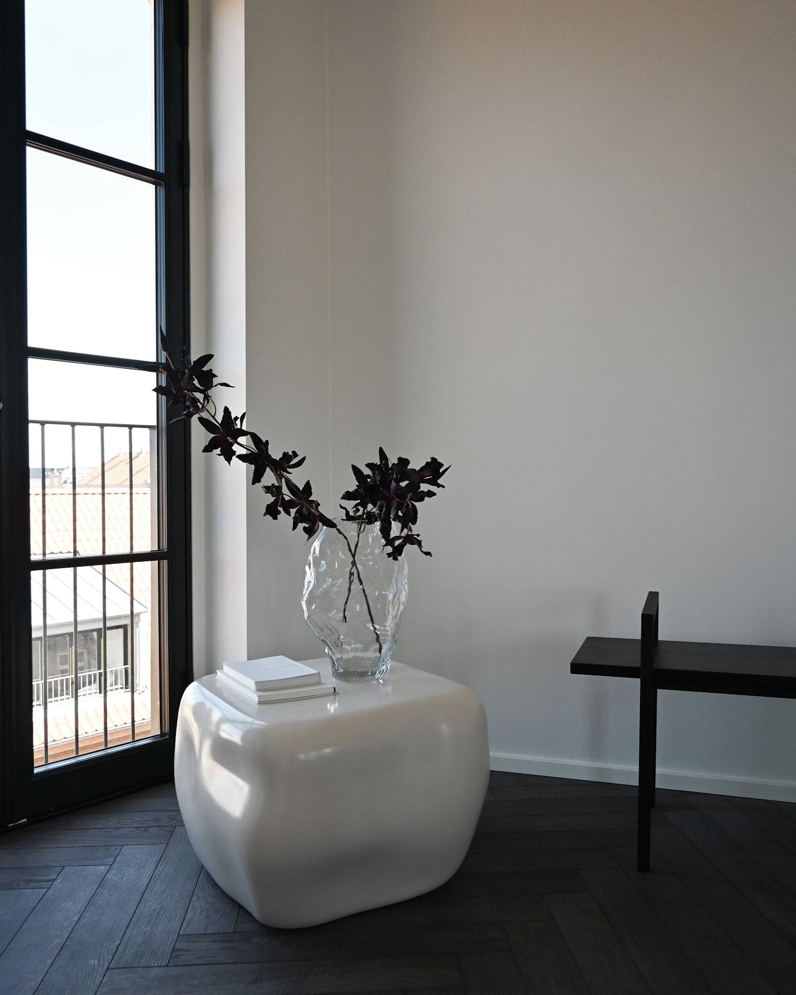 Ishi Coffee Table (Medio High Glaze Birch) - imagine 3